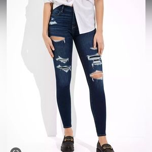 Low rise American Eagle ripped jeggings